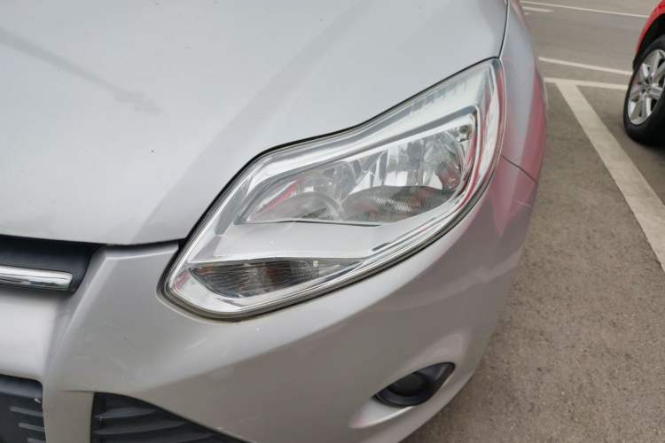 Used Ford Focus 2012 Sedan 1.6L Automatic Comfort Model
