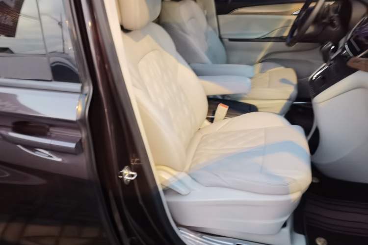 Used Buick GL8 2017 ES 28T Comfort Model China V Standard
