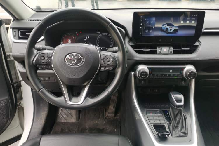 Used Toyota Wildlander 2023 2.0L CVT Four-Wheel Drive Luxury PLUS Edition
