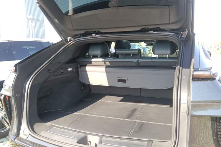 Used Cadillac LYRIQ 2022 Four-Wheel-Drive High-Performance Deluxe Edition
