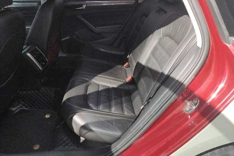 Used Volkswagen Passat 2016 330TSI DSG Luxury Edition
