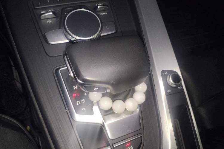 Used Audi A4L 2018 30th Anniversary Edition 40 TFSI Fashion Model
