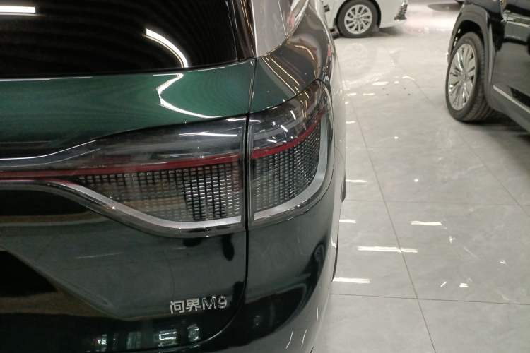 Used Hima AITO M9 2025 Extended-Range Ultra Version 52 kWh 6-Seater
