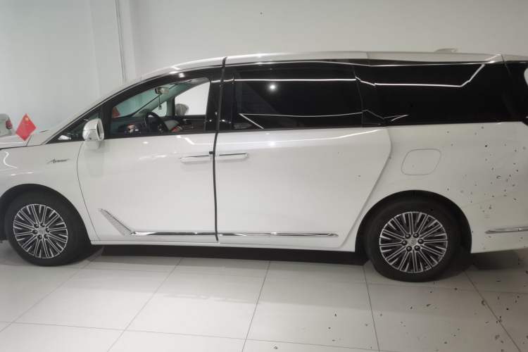 Used Buick GL8 New Energy 2024 Lu Zun Luxury Edition 7-Seater
