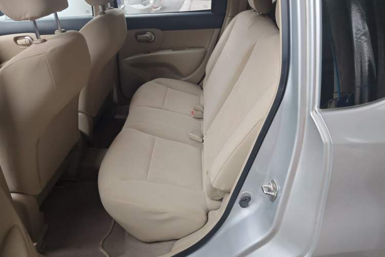 Used Nissan Livina 2015 1.6XE Manual Comfort Edition
