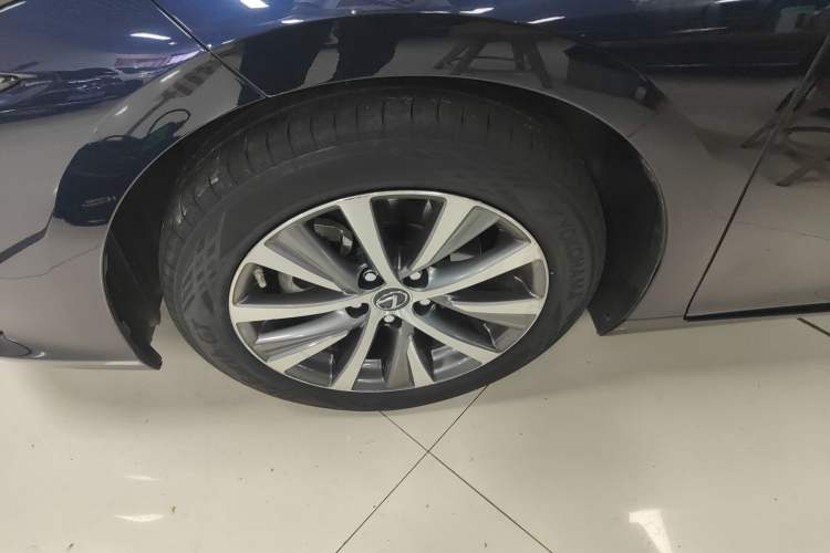 Used Lexus ES 2020 200 Excellence Edition