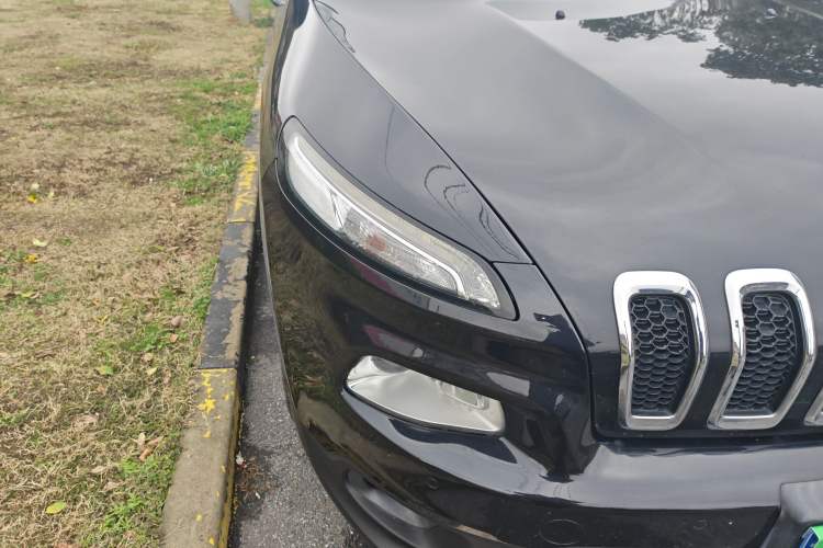 Used Jeep Cherokee 2016 2.0L Superior Edition