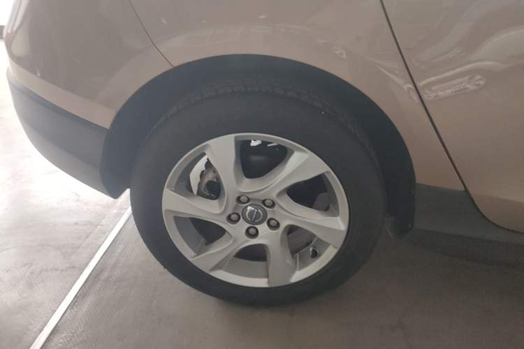 Used Volvo V40 2014 Cross Country T5 AWD Smart Luxury Edition
