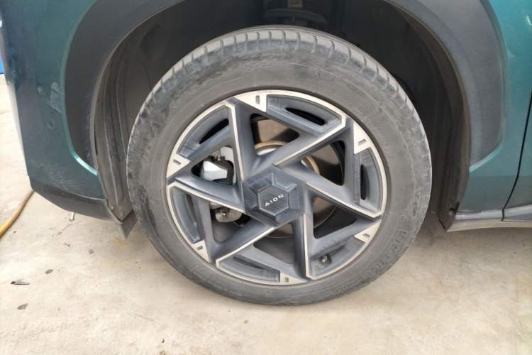 Used AION V 2022 Plus 70 Executive Edition Ternary Lithium