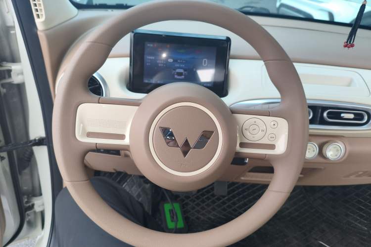 Used Wuling Hongguang MINIEV 2025 Four-Door Version Advanced Edition
