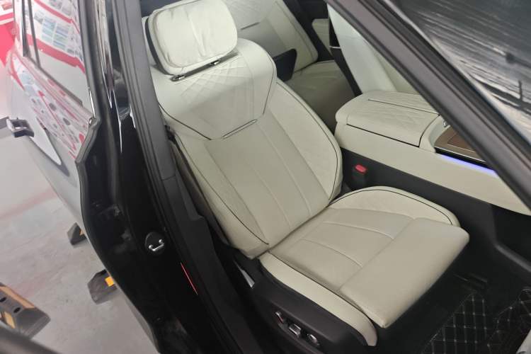 Used Hongqi E-HS9 2022 660 km Range Flagship Edition Four Seats
