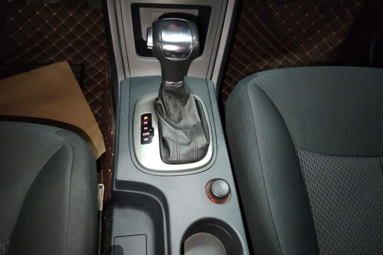 Used Roewe 350 2015 1.5L Automatic Luxury Sunroof Edition
