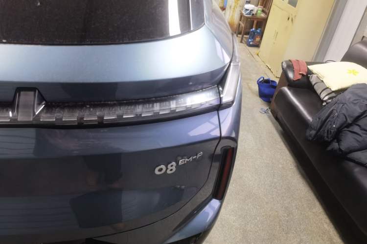 Used Lynk & Co 08 EM-P 2025 220 km All-Wheel-Drive Performance Halo
