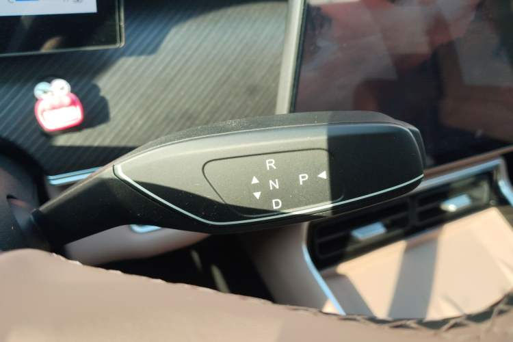 Used Chery Tiggo 8 L 2024 2.0T Two-Wheel Drive Luxury Edition 5 Seats
