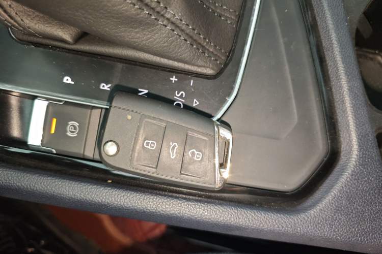 Used Volkswagen Tharu 2024 300TSI Two-Wheel-Drive Full Moon Edition