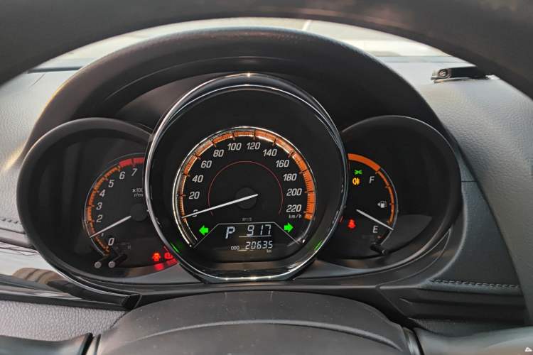 Used Toyota YARiS L 2022 X-Trail 1.5L CVT Luxury PLUS Edition