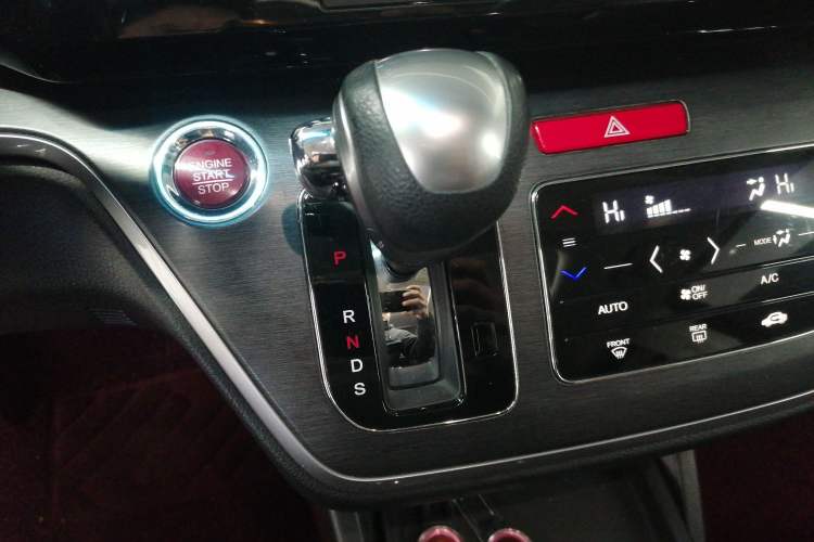 Used Honda Elysion 2016 2.4L Style Edition
