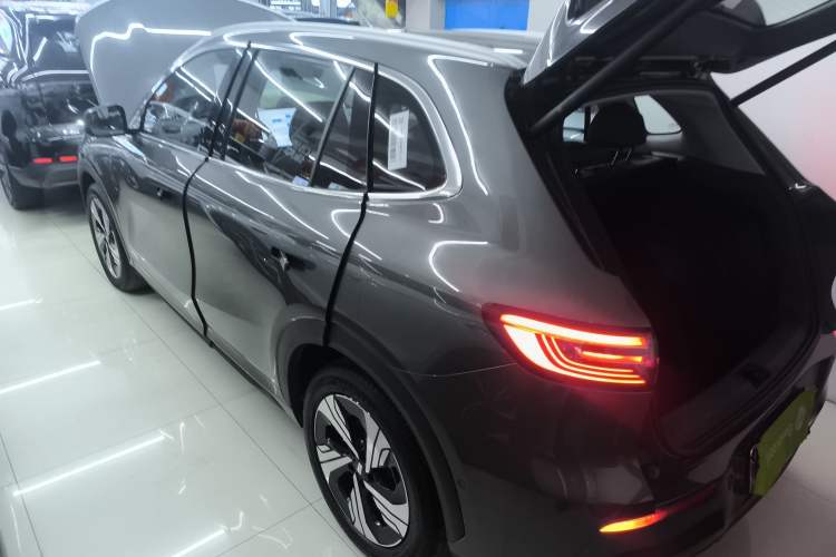 Used  E5 2024 530km Starship Edition