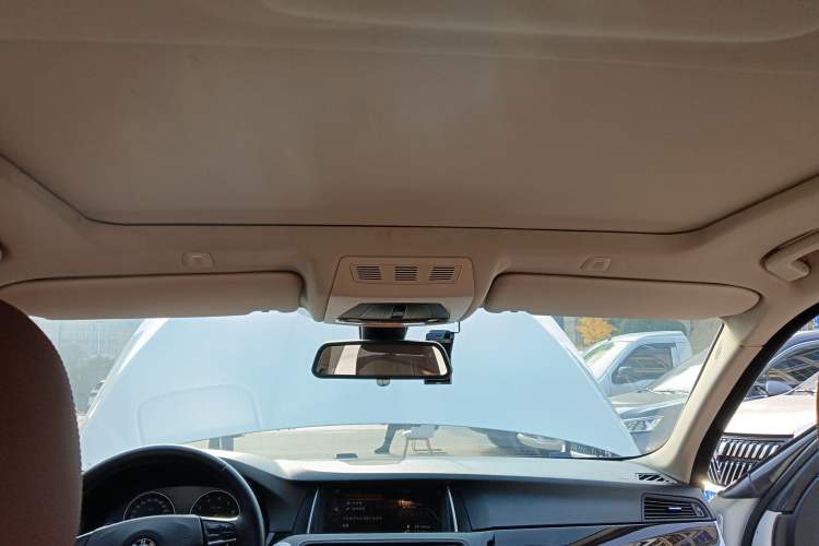 Used BMW 5 Series 2014 525Li Leading Model
