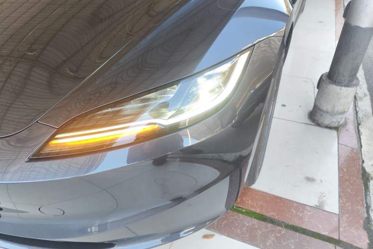 Used Tesla Model 3 2025 Rear-Wheel-Drive Version
