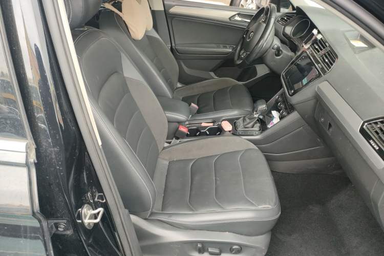 Used Volkswagen Tiguan L 2021 330TSI Automatic Two-Wheel Drive Smart Edition
