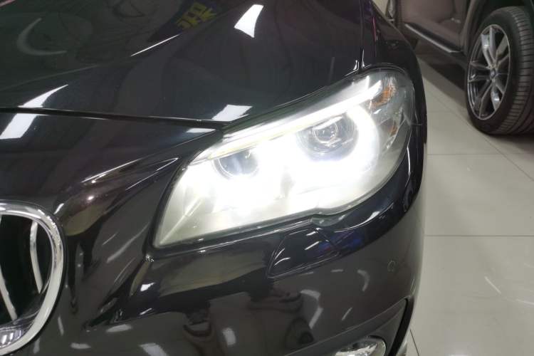 Used BMW 5 Series 2014 525Li Leading Model
