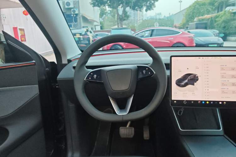 Used Tesla Model Y 2025 Rear-Wheel-Drive Version
