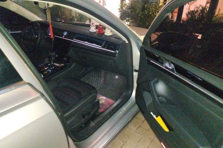 Used Volkswagen Phideon 2018 Revised Version 380TSI Two-Wheel Drive Business Edition
