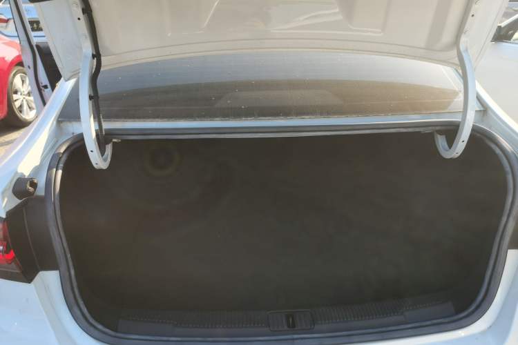 Used Roewe i5 2021 1.5L CVT Platinum Edition
