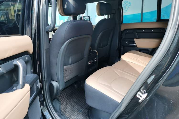 Used Land Rover Defender 2025 110 3.0T P400 – Dynamic HSE