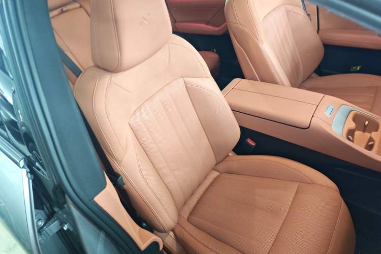 Used ONVO L60 2024 60 kWh All-Wheel Drive