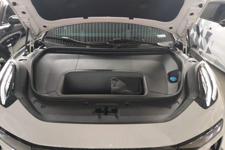 Used Zeekr 001 2025 WE Edition 100 kWh Rear-Wheel Drive
