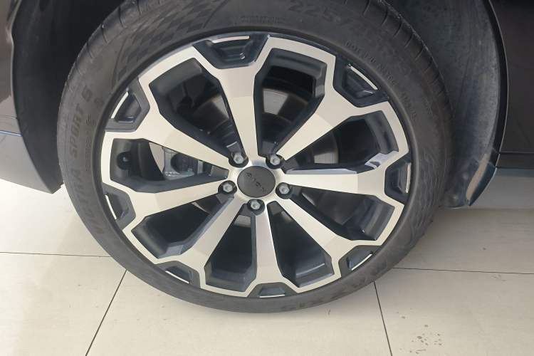 Used AION V 2024 Aion Tyrannosaurus 650 Smart Premium Edition
