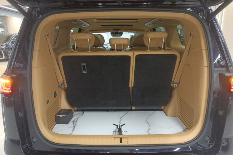 Used VOYAH Dream 2025 PHEV Four-Wheel Drive Excellence Qiankun Edition
