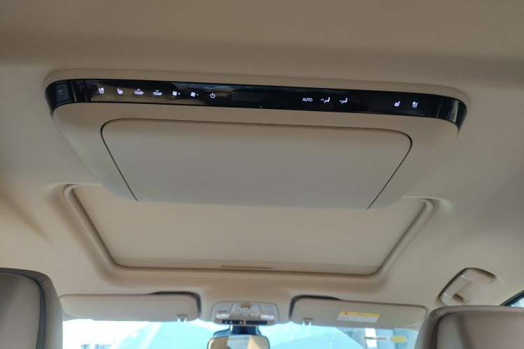 Used Buick GL8 New Energy 2025 Lu Shang Luxury Edition 7-Seater