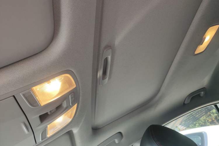 Used Hyundai Elantra 2016 1.6L Automatic ZhiXuan – Elite Version
