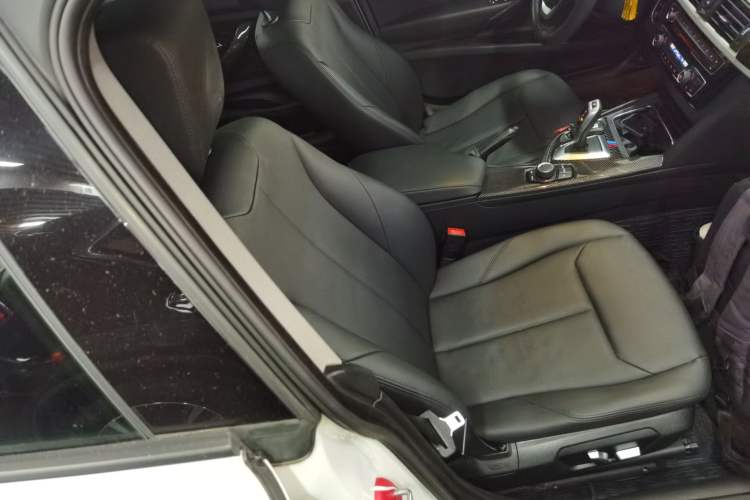 Used BMW 3 Series GT 2017 320i Sport Edition
