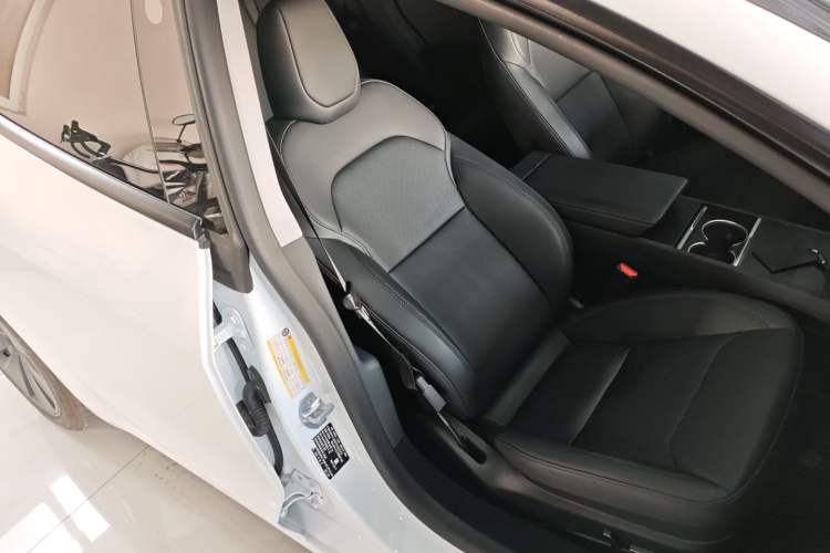 Used Tesla Model 3 2025 Rear-Wheel-Drive Version