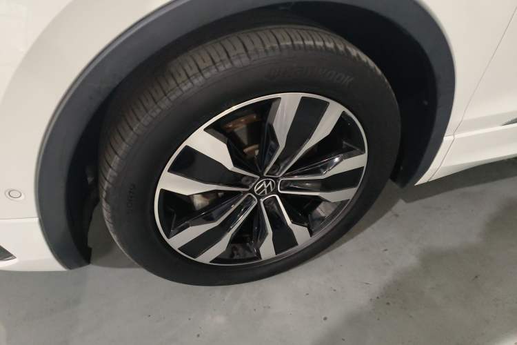 Used Volkswagen Tiguan L 2023 330TSI Automatic Two-Wheel Drive R-Line Enjoyment Edition