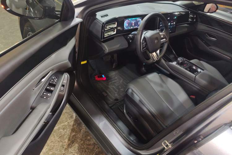 Used BYD Qin L 2024 DM-i 80KM Beyond Model
