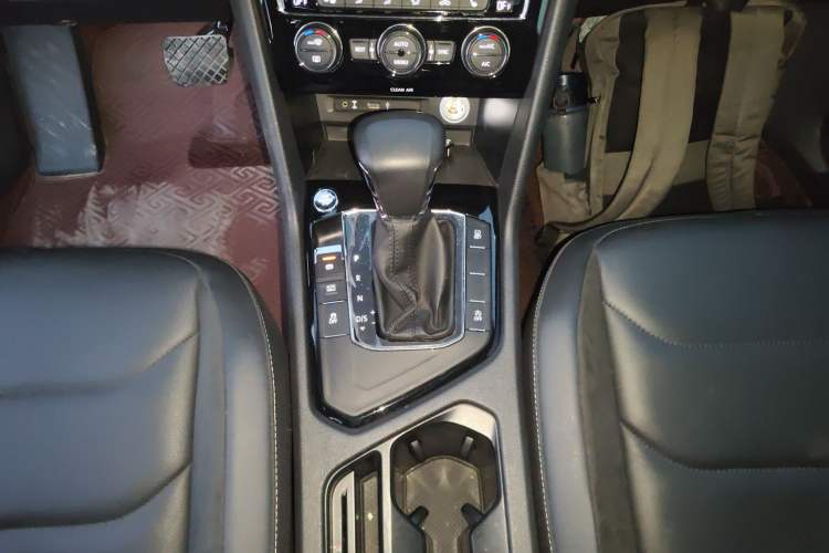 Used Volkswagen Tiguan L 2017 380TSI Automatic All-Wheel-Drive Luxury Edition
