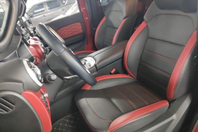 Used  BJ40 2020 2.0T Automatic Four-Wheel Drive Urban Hunter Edition Chivalrous Type
