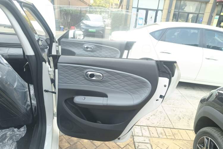 Used Dongfeng NAMMI 01 2024 New Edition 330 Plus Smart+
