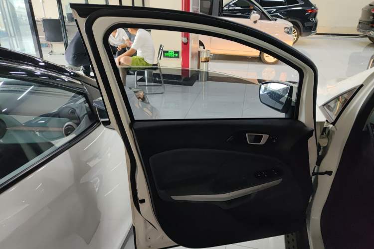 Used Ford EcoSport 2013 1.5L Automatic Fashion Model
