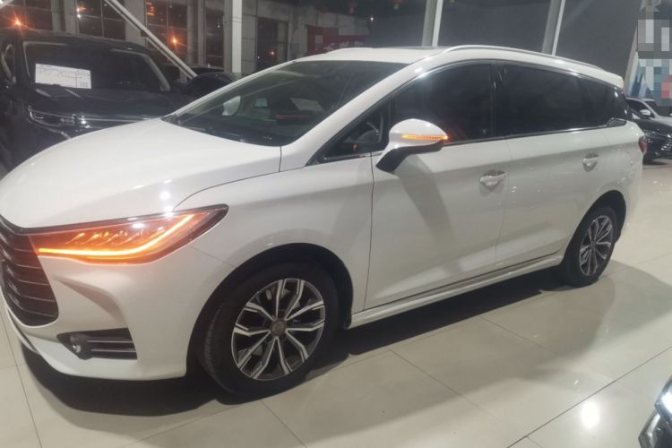 Used BYD Song MAX 2019 1.5T Automatic Smart Connect Ruiyi Sunroof Model 7 Seats China VI Standard
