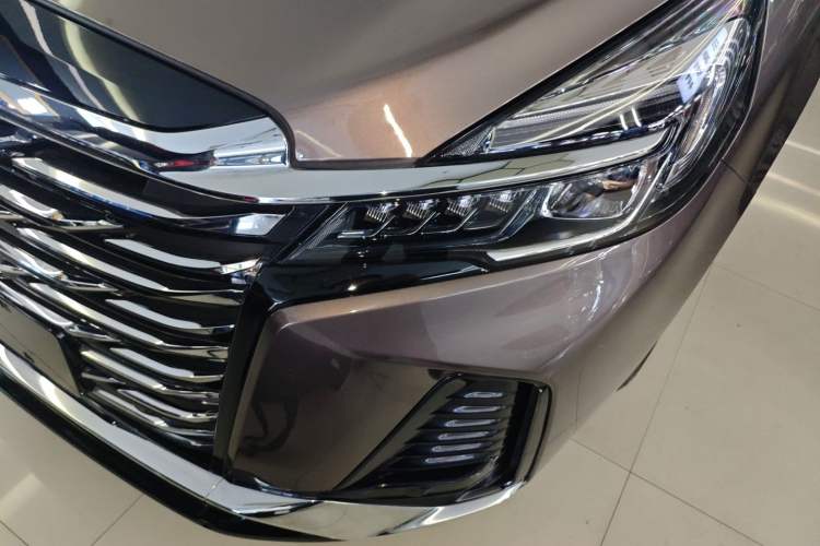 Used Buick GL8 2023 Land Executive Class Smart Enjoyment Model
