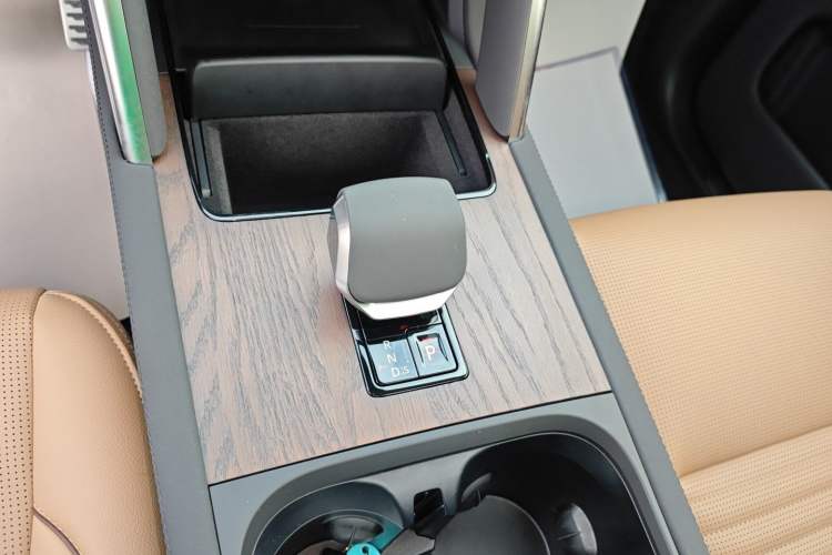 Used Land Rover Discovery Sport 2025 249 PS Performance Tech Edition
