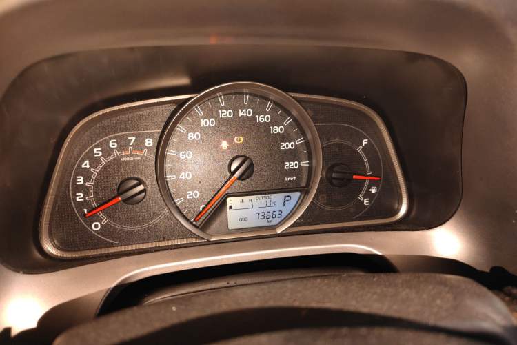 Used Toyota RAV4 2016 2.0L CVT Two-Wheel Drive Fashion Edition China V Standard
