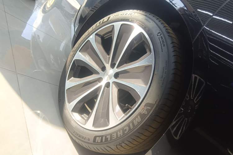 Used Hima Luxeed S7 2024 Pro Model
