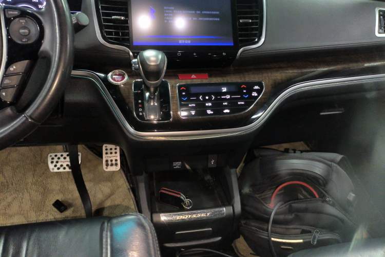 Used Honda Odyssey 2015 2.4L Supreme Edition
